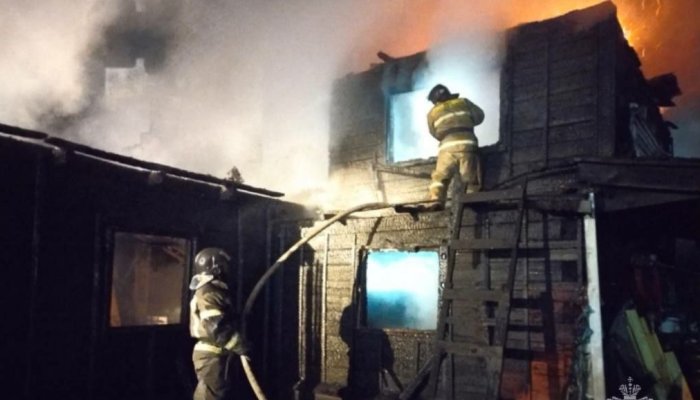 Женщина погибла на пожаре в селе Хомутово