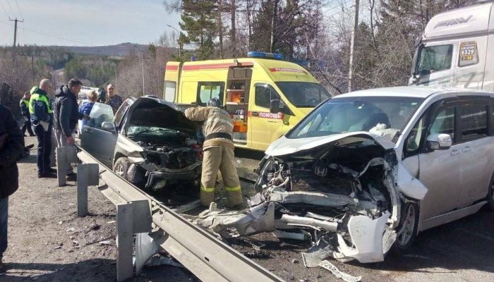 В Шелеховском районе в ДТП пострадали мужчина и его внук