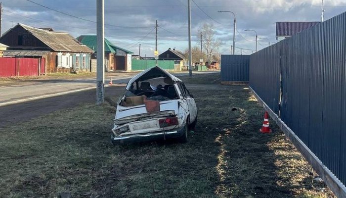 В Иркутском районе несовершеннолетний водитель «Жигулей» врезался в столб и скрылся с места происшествия (Видео)