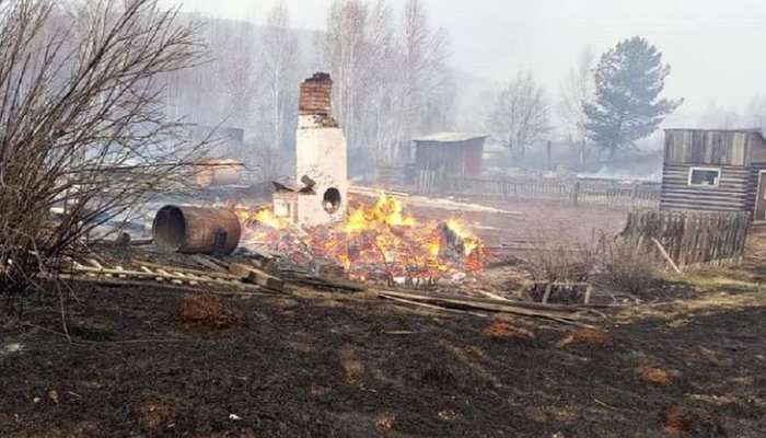 Крупный пожар в Братском районе: сгорели тридцать дач