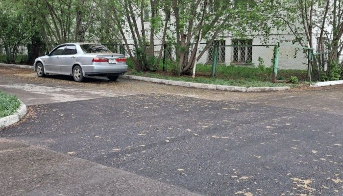 В Иркутске восстанавливают нарушенное зимой благоустройство