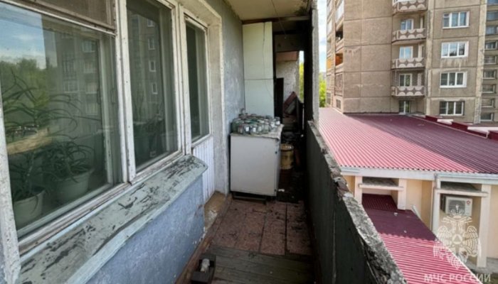 В Ангарске балкон загорелся из-за стеклянной банки