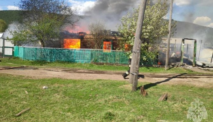 В Жигалово из-за детской шалости сгорели гараж, баня и два дома