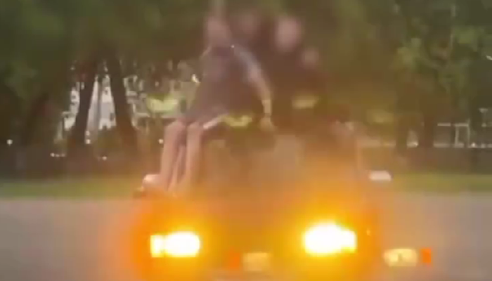 В Тайшете мужчина повредил голову, спрыгнув с крыши движущегося автомобиля (Видео)