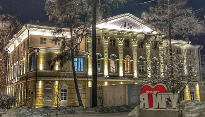 В Иркутске на 10 зданиях обустроят архитектурную подсветку