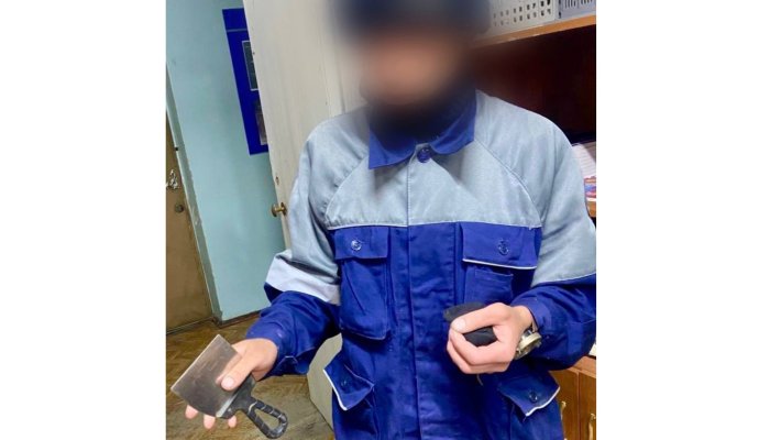 В Саянске мужчина со шпателем напал на подростка