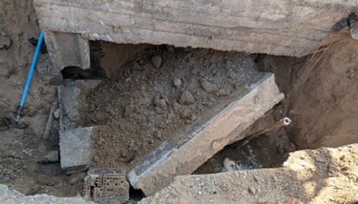 Столяра насмерть придавило бетонными плитами в Иркутском районе