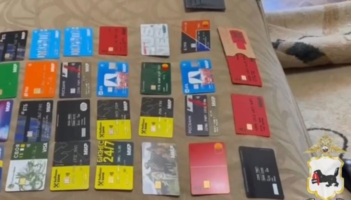 В Иркутске задержали троих незаконных банкиров с доходом в 35 миллионов рублей (Видео)