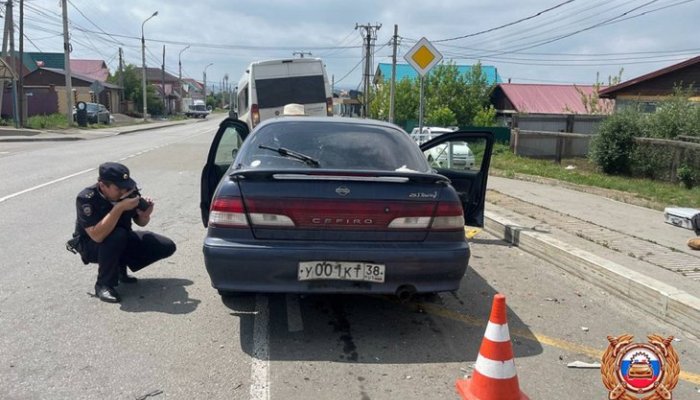 Столкновение иномарки и маршрутки привело к гибели водителя в Иркутске