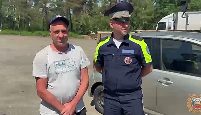 В Братском районе инспекторы ДПС помогли застрявшему на дороге водителю (Видео)