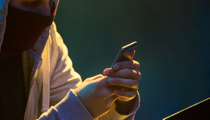 Бабушка из Усолья продала автомобиль и отдала мошенникам 670 тысяч рублей