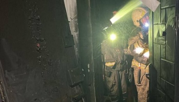 В Иркутске сотрудники МЧС спасли 25 человек на пожаре в МКД