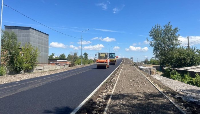 На путепроводе станции Батарейной в Иркутске уложен второй слой асфальта