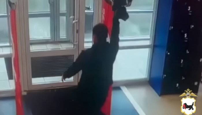 Житель Усть-Илимска обокрал магазин на 30 тысяч рублей