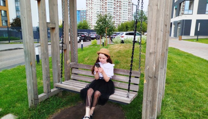 Большинство иркутских родителей начинают обучать детей безопасности в сети после покупки первого смартфона.
