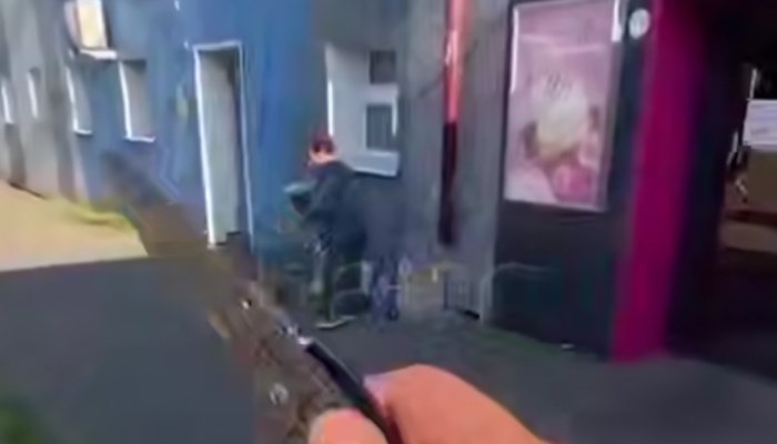 Полиция начала проверку из-за разгуливавшего с ножом мужчины в Иркутске