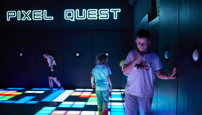 Pixel Quest: Интерактивные игры с живым полом