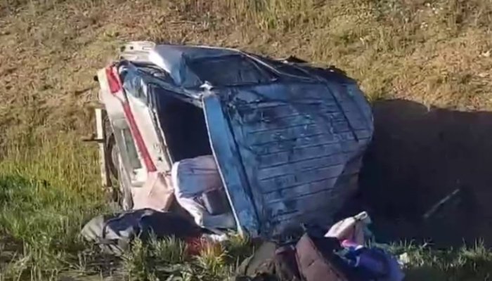 Четыре пассажира пострадали при опрокидывании микроавтобуса под Усольем