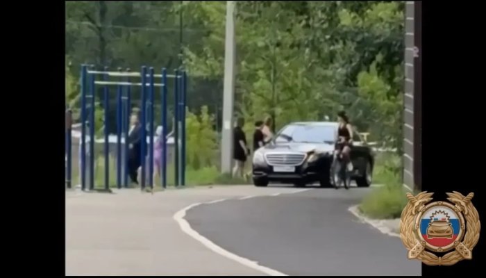 Житель Ангарска был оштрафован за езду по пешеходной зоне (Видео)