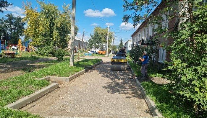 На территории Ленинского округа Иркутска ремонтируют 23 двора