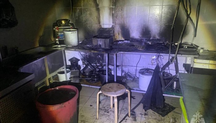 Кафе сгорело в Иркутске из-за короткого замыкания