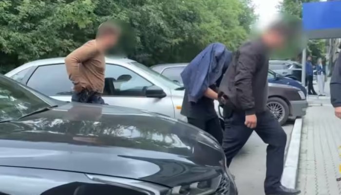 Иркутские подростки ограбили иностранца и угнали его автомобиль (Видео)