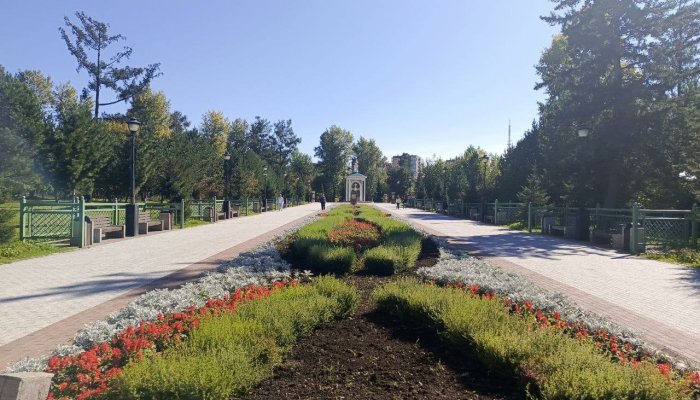 В Иркутске с городских клумб начали убирать цветы