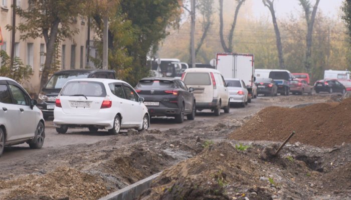На улице Томсона в Иркутске застройщик нарушил сроки при строительстве сетей