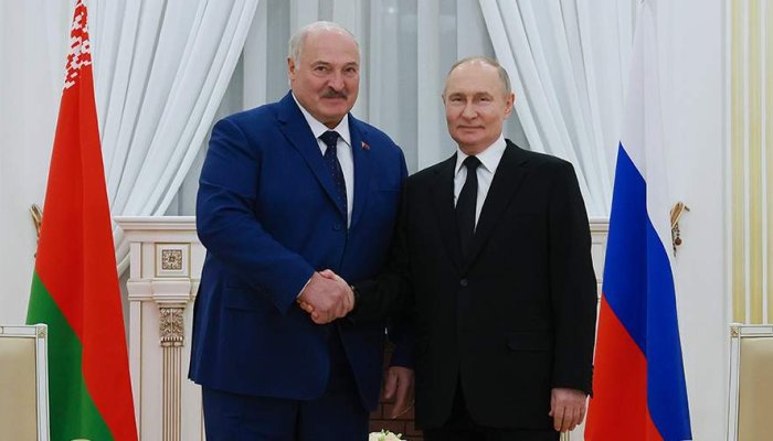 Лукашенко поздравил Путина с днем рождения