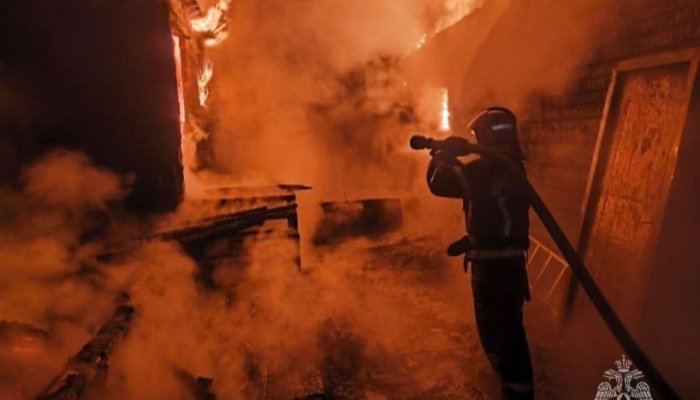 Два человека погибли на пожаре в Братском районе