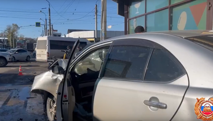 В Иркутске произошло ДТП в центре города (Видео)