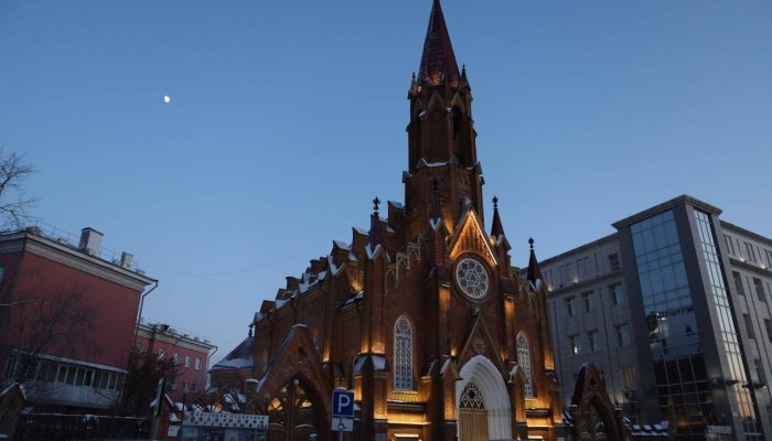 В Иркутске еще 10 зданий украсили подсветкой