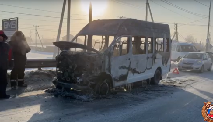 16 января в Иркутском районе загорелся автобус (Видео)