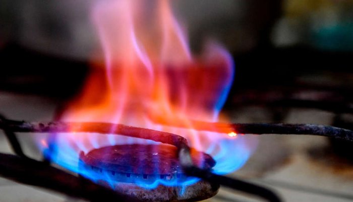 Киевляне используют кирпичи для обогрева