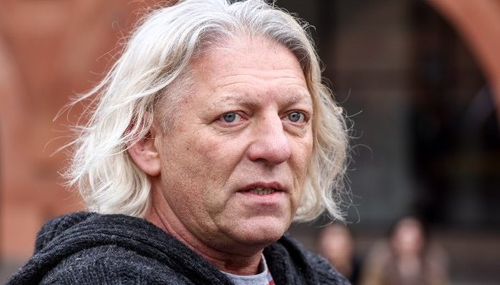 Скончался режиссёр и телеведущий Александр Олейников