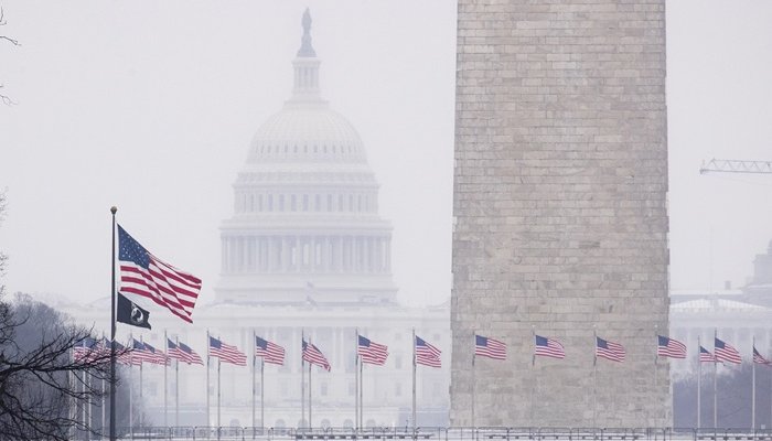 Шесть человек погибли из-за снежной бури в США