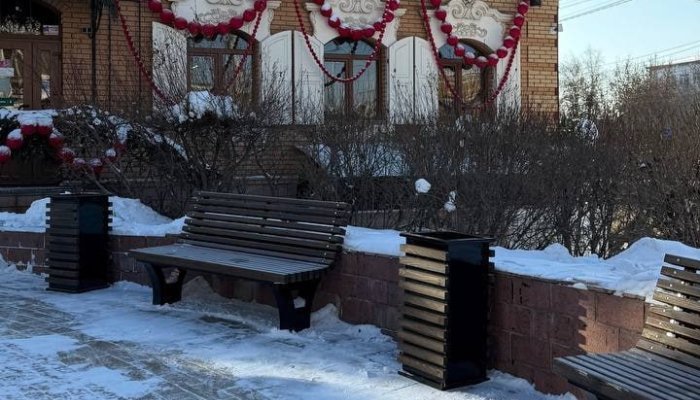 В Иркутске появились новые скамейки в 130-м квартале