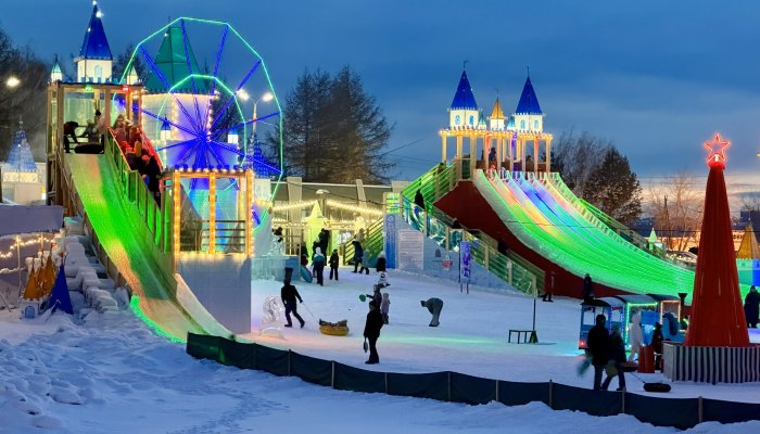 Ледовый восторг: в Иркутске открыли супергорку для «ватрушек»