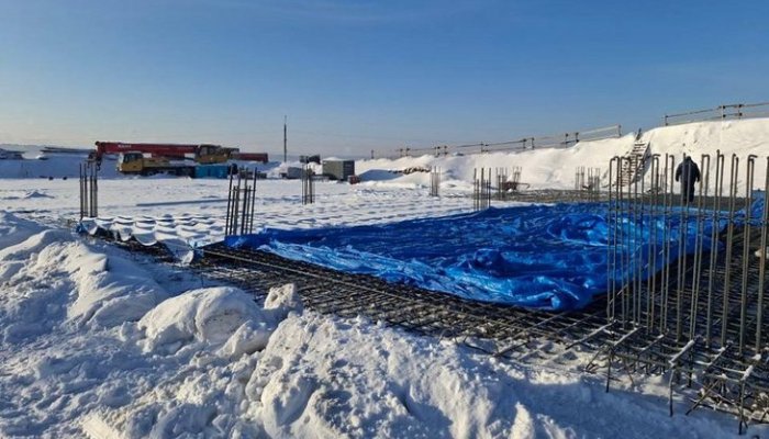 В селе Хомутово приступили к заливке фундамента новой детской поликлиники