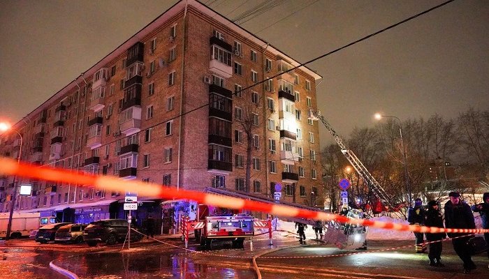 При пожаре в восьмиэтажке в Москве пострадали 12 человек