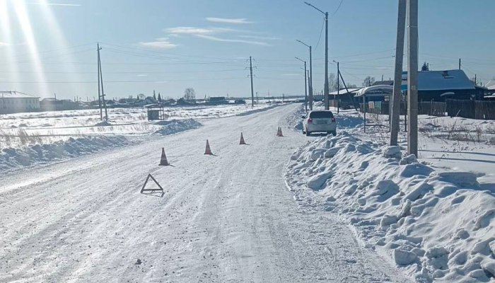 Семилетняя девочка попала под колеса иномарки в Зиме