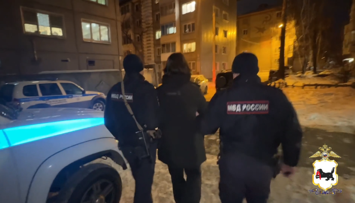 В Иркутске полицейские задержали молодого наркосбытчика (Видео)