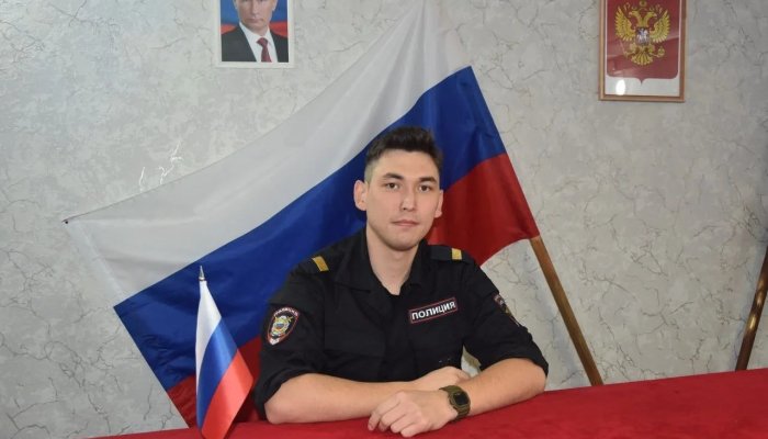 В Приангарье полицейский помог односельчанину потушить пожар