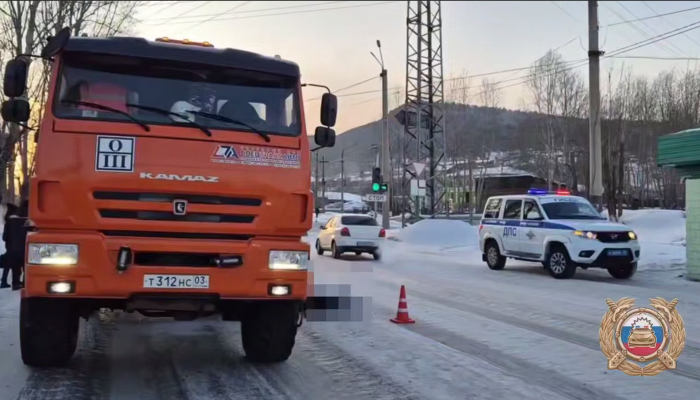 В Усть-Куте КамАЗ насмерть сбил пешехода (Видео)