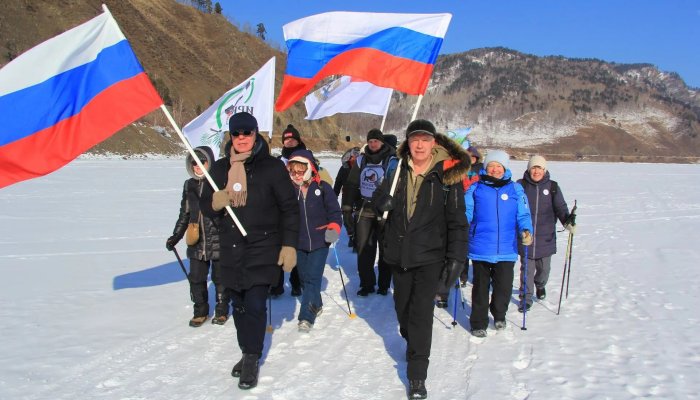 Более 280 участников преодолели ледовый переход «Встреча с Байкалом-2026»