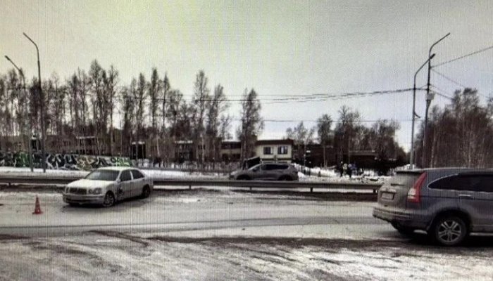 В Ленинском округе водитель сбил двух школьниц (Видео)