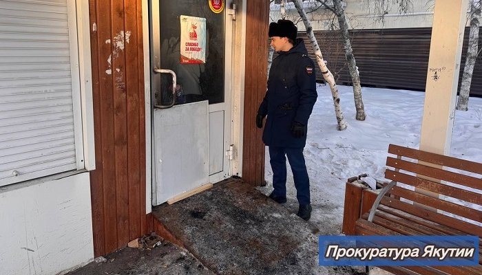 В Якутске мужчина скончался после пожара на остановке