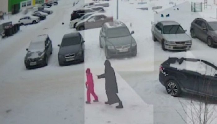 В Нижневартовске женщина напала на ребенка — девочка спаслась чудом