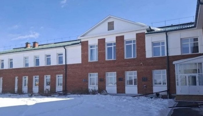 Ученики сгоревшей школы в Байтоге начали учёбу в соседнем селе Аха