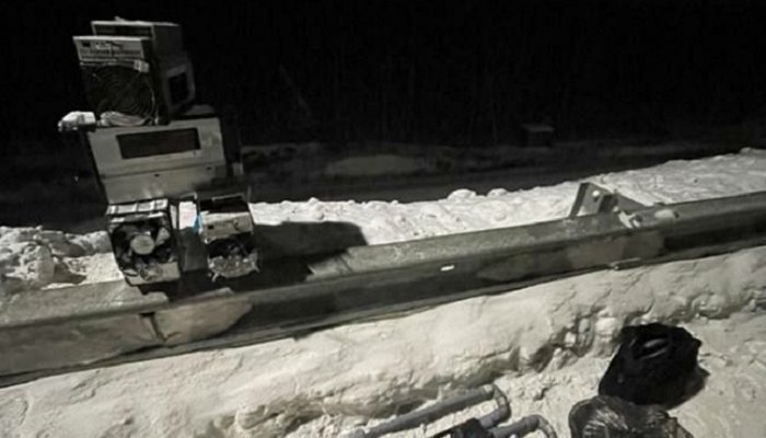В Приангарье майнеры воровали электричество через подстанцию — оборудование нашли в сугробах